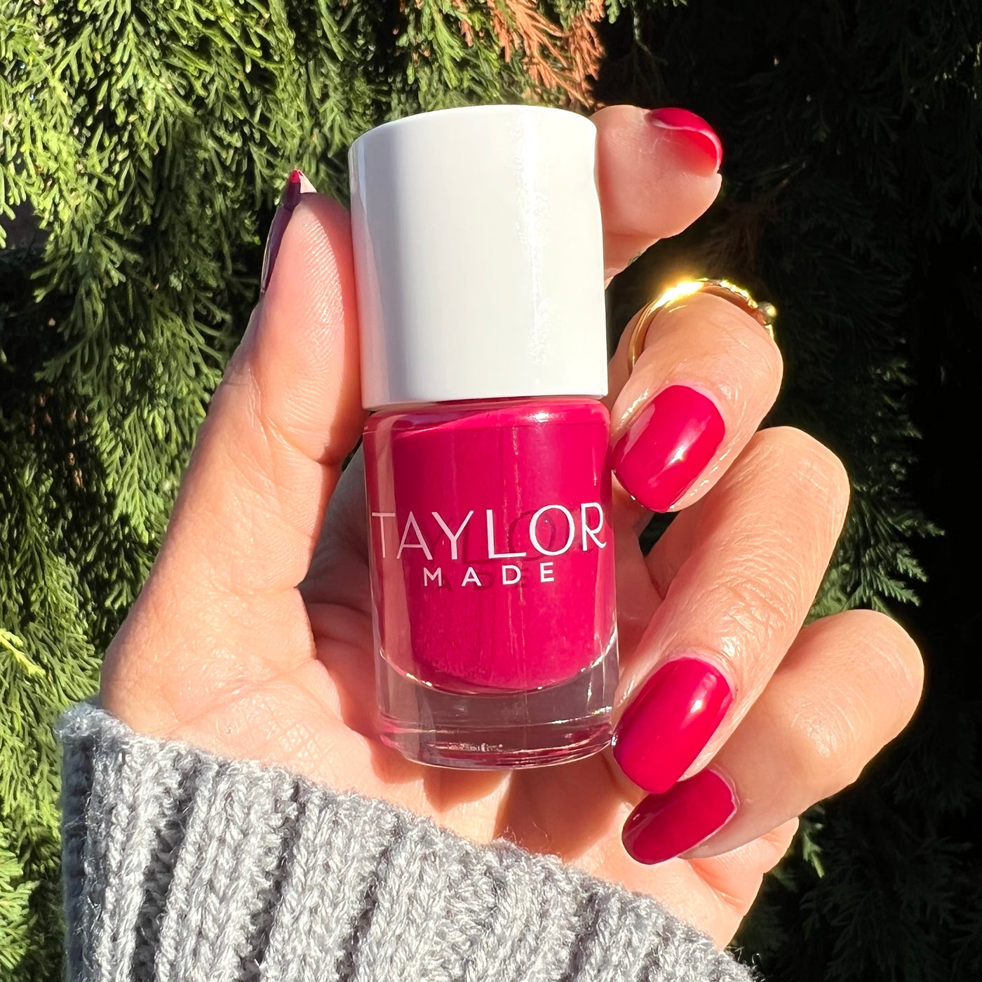 Unforgettable Rose' Rouge Nail Polish Collection